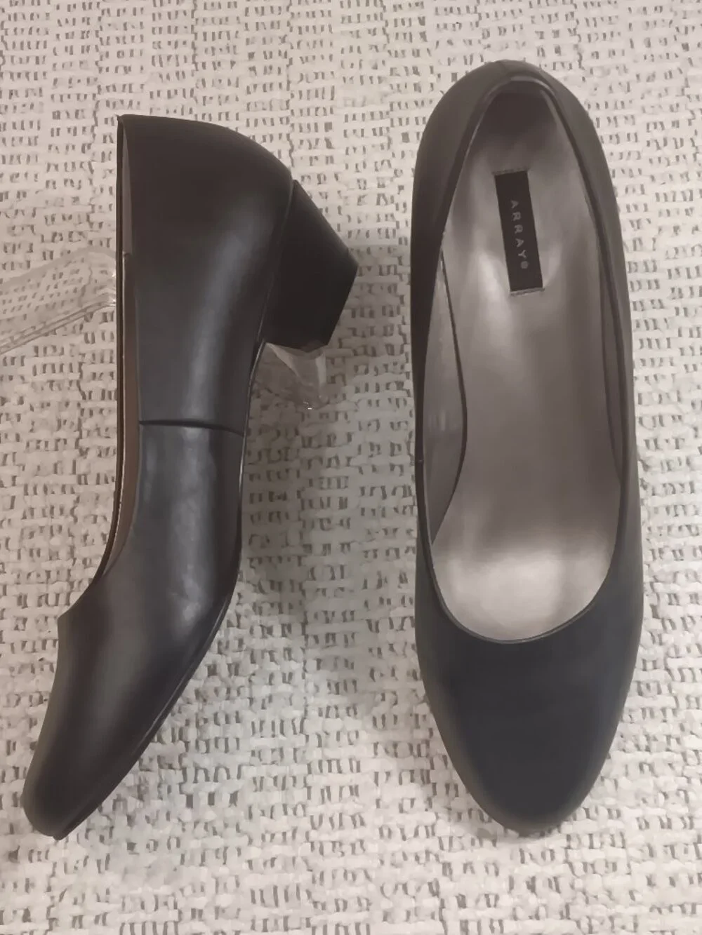 Array women's black leather upper block heel kitten heel pumps sz 9 N